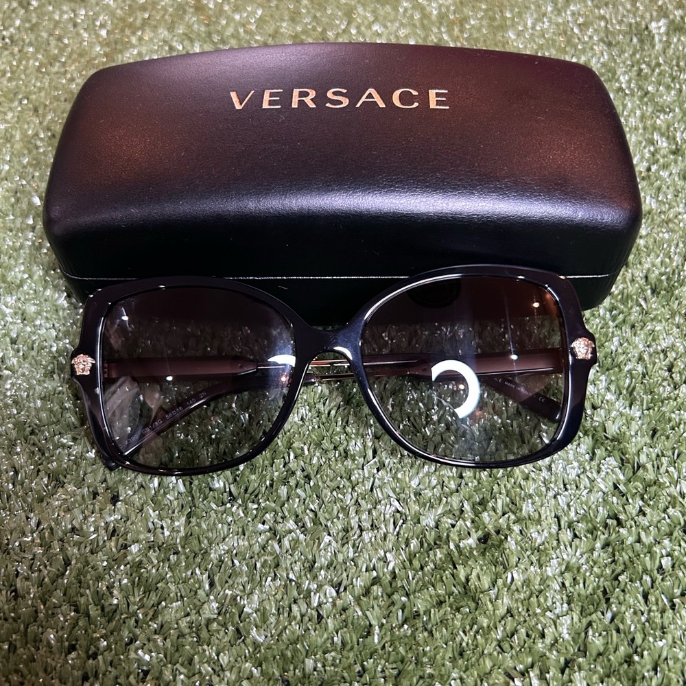 Versace Elegant Black Sunglasses